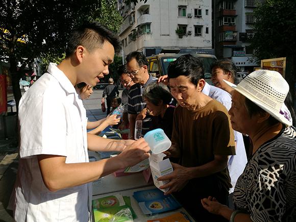 江津区"服务百姓健康行动"大型义诊活动周启动
